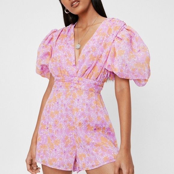 Nasty Gal Floral Puff Sleeve V-Neck Romper Size 6 - Picture 1 of 9